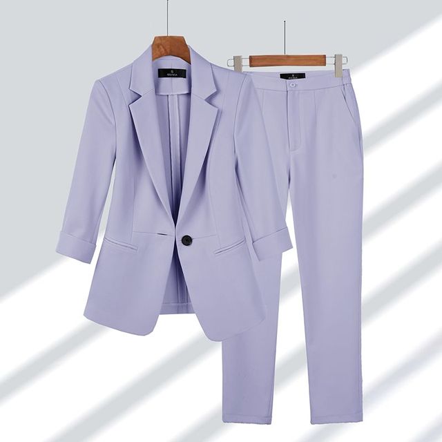 Stylowy zestaw damski Dalia z elegancką marynarką i dopasowanymi spodniami w wąskim kro 1