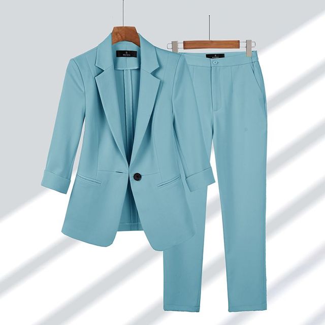 Stylowy zestaw damski Dalia z elegancką marynarką i dopasowanymi spodniami w wąskim kro 2