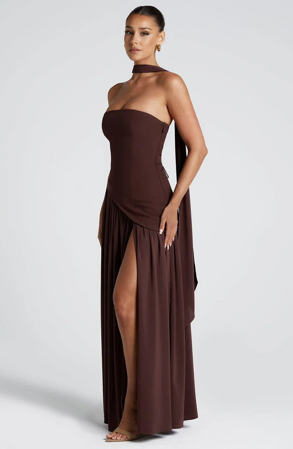 Diva Women’s Maxi Dress featuring a stylish corset design and high slit, perfect for elegant occasions and special events. 5