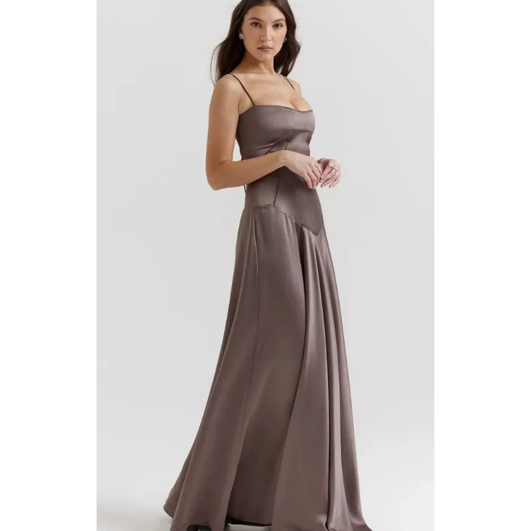 Elegancka sukienka maxi z gorsetową górą i rozkloszowanym dołem