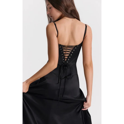Elegancka sukienka maxi z gorsetową górą i rozkloszowanym dołem