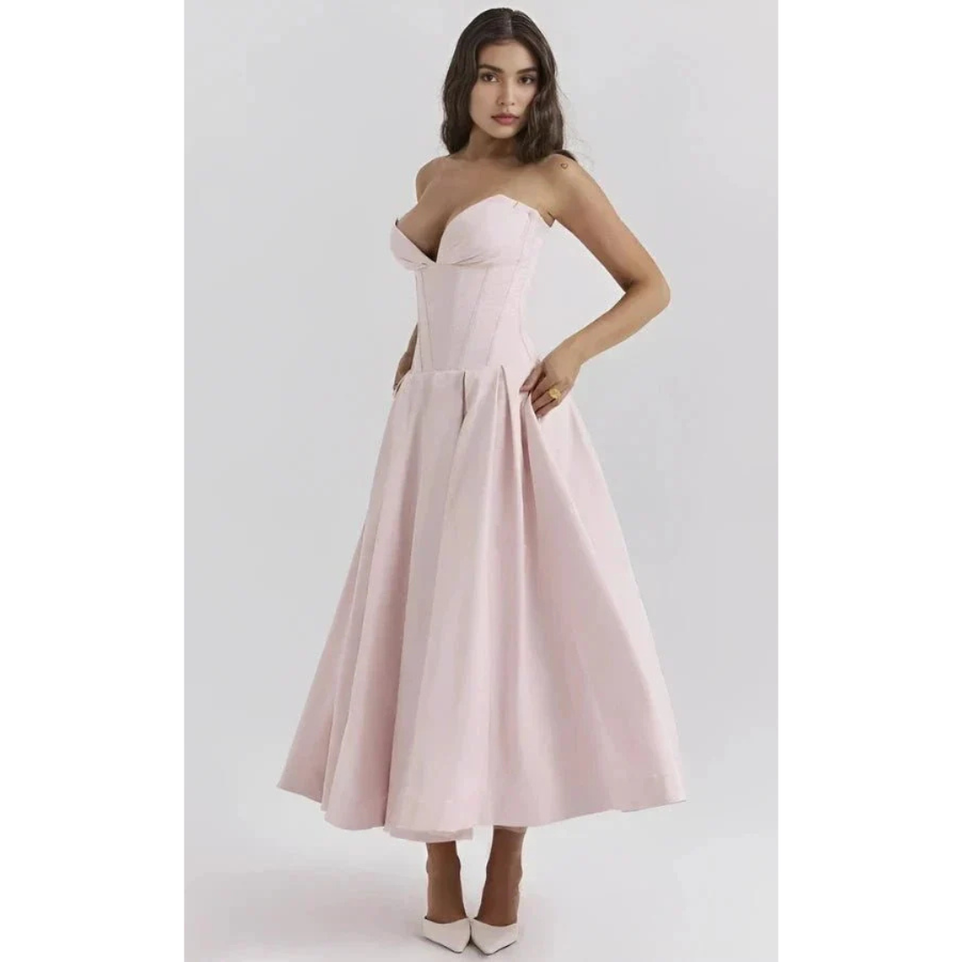 Elegancka sukienka midi bez ramiączek z gorsetową górą