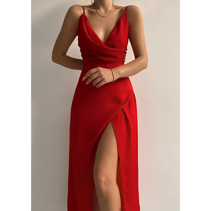Elegancka sukienka slip z dekoltem V i rozcięciem na nodze