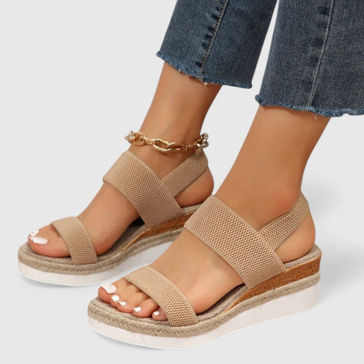 Mira women's orthopedic sandals with arch support and soft cushioning, designed for comfort and foot health. 3