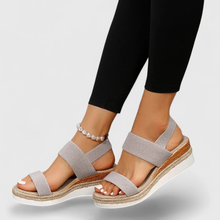 Mira women's orthopedic sandals with arch support and soft cushioning, designed for comfort and foot health. 5
