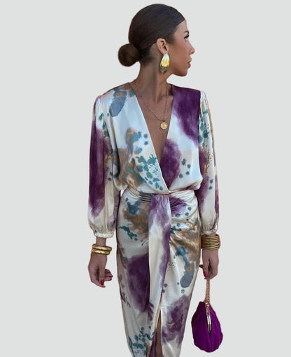 Elegancka sukienka midi z wiązaniem i modnym wzorem tie dye, idealna na letnie wyjścia i specjal 0