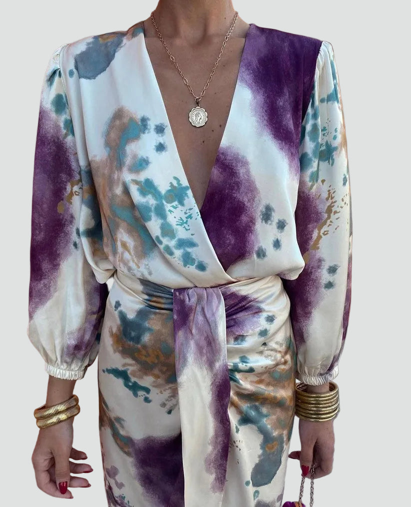 Elegancka sukienka midi z wiązaniem i modnym wzorem tie dye, idealna na letnie wyjścia i specjal 2